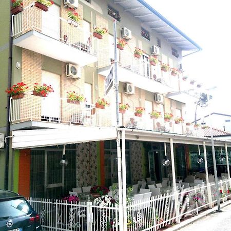 Hotel Simon Rimini Zewnętrze zdjęcie