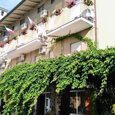 Hotel Simon Rimini Zewnętrze zdjęcie