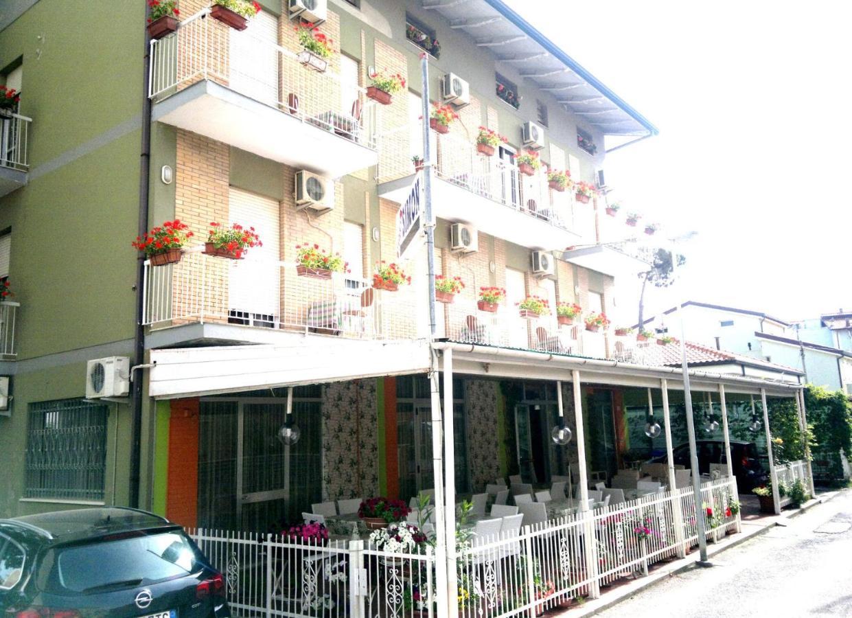 Hotel Simon Rimini Zewnętrze zdjęcie