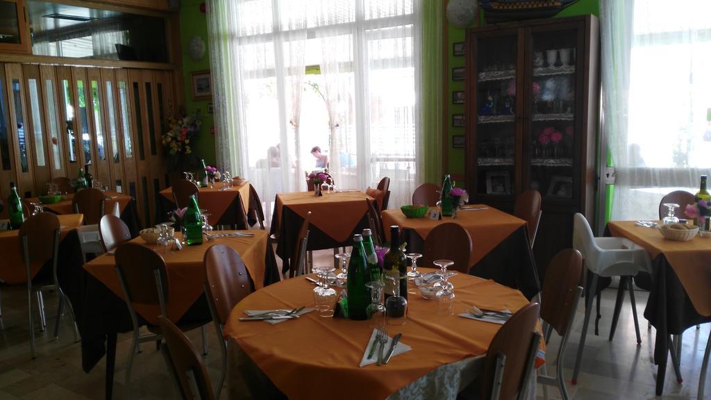 Hotel Simon Rimini Zewnętrze zdjęcie