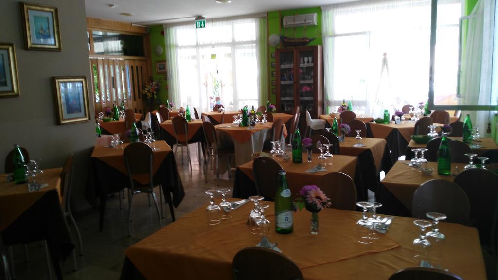 Hotel Simon Rimini Zewnętrze zdjęcie