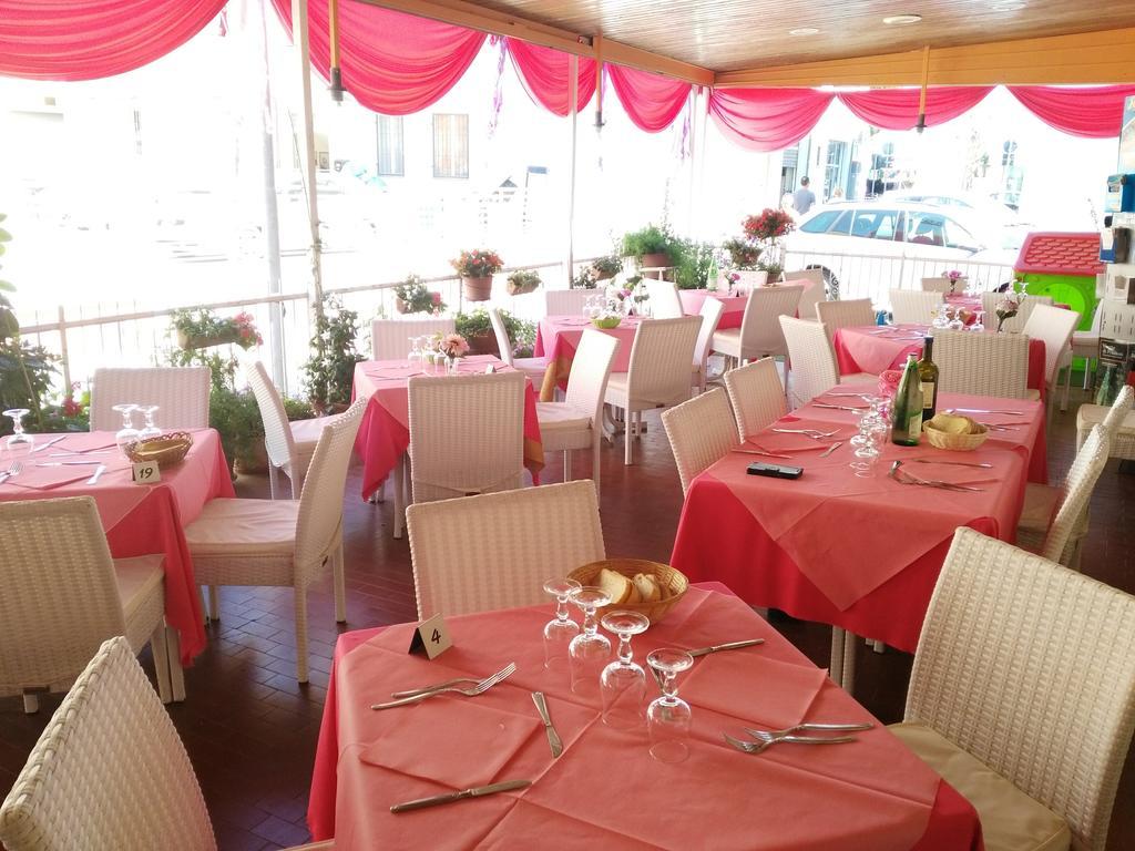 Hotel Simon Rimini Zewnętrze zdjęcie