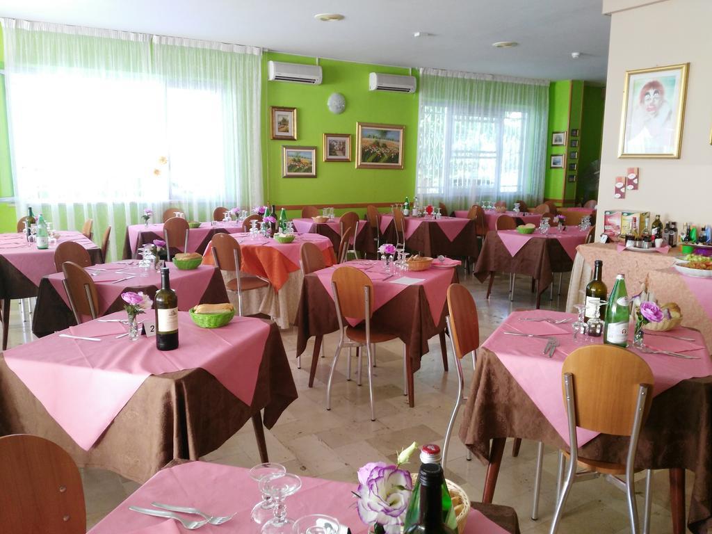 Hotel Simon Rimini Zewnętrze zdjęcie