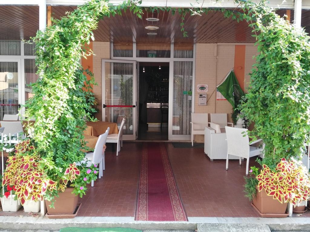 Hotel Simon Rimini Zewnętrze zdjęcie