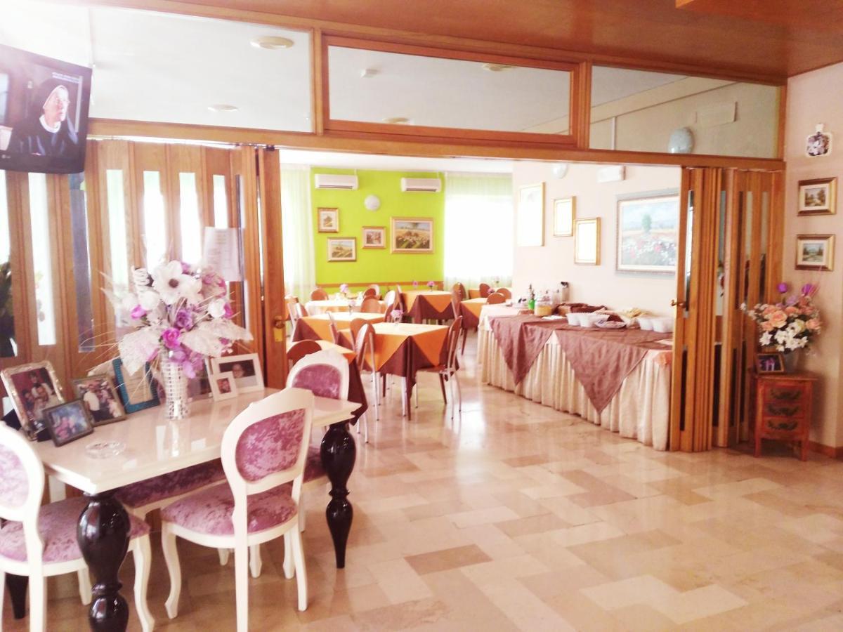 Hotel Simon Rimini Zewnętrze zdjęcie
